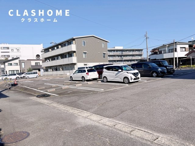 マンション小山　　刈谷市近郊の賃貸はクラスホームの駐車場