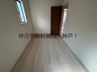 【洋室】 | 神戸市垂水区桃山台3丁目　新築戸建2号棟　仲介手数料無料！ | 広々とした洋室です