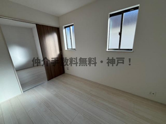 【洋室】 | 神戸市垂水区桃山台3丁目　新築戸建2号棟　仲介手数料無料！ | きれいな洋室です