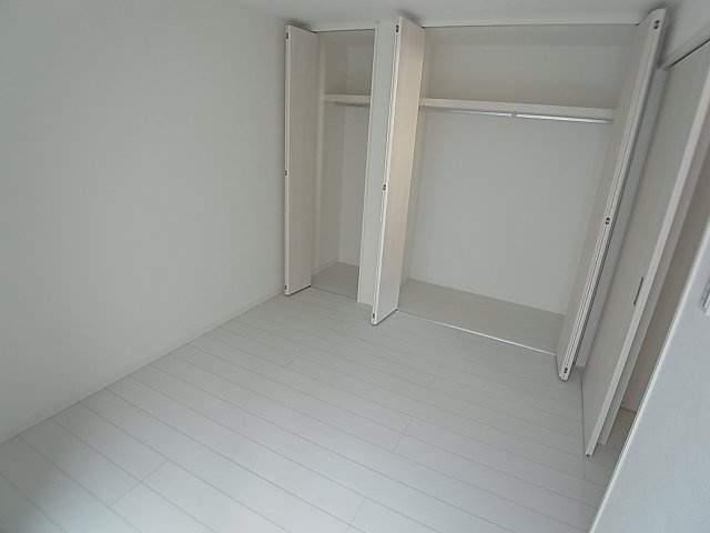 KARIN上沢フロントの収納|幅広のクローゼット収納が有り便利