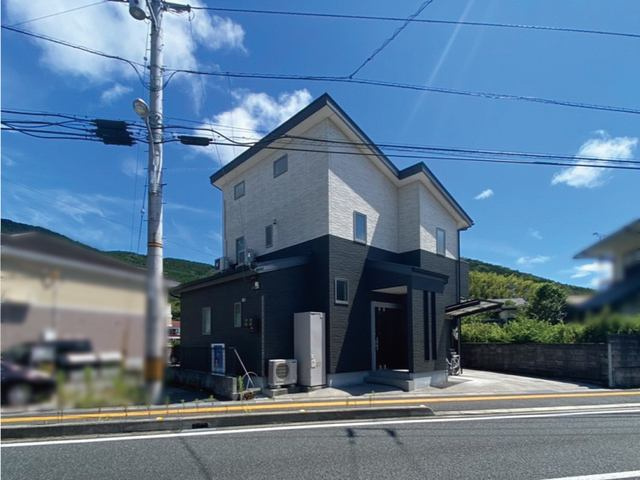 高知市介良　中古一戸建ての前面道路含む現地写真|前面道路含む現地写真です
