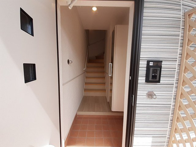 ＫＥＳＨＩＫＩ　Ｈａｌｕの玄関|大型のシューズボックスで靴をたくさん収納できます。