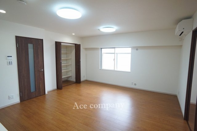 【居間・リビング】の画像