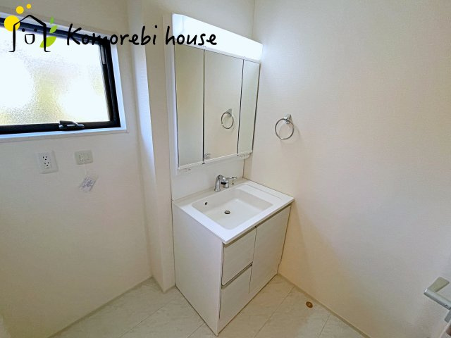 蓮田市見沼町　新築一戸建て　02の独立洗面台|26.1.15　撮影済み