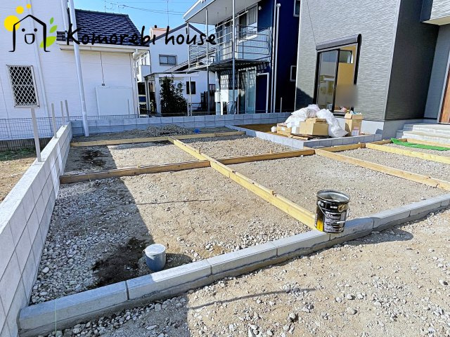 蓮田市見沼町　新築一戸建て　02の駐車場|26.1.15　撮影済み