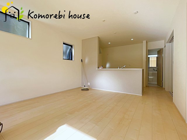 蓮田市見沼町　新築一戸建て　02の居間・リビング|26.1.15　撮影済み