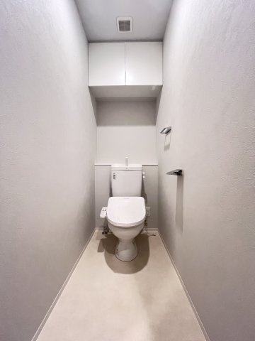 大阪市城東区関目３丁目の賃貸マンションのトイレ
