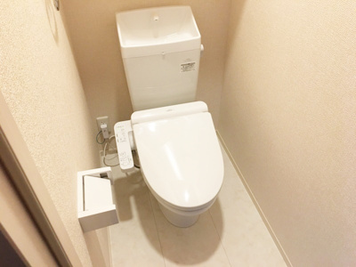 【トイレ】 | ジュネスコート | 温水洗浄便座付き♪