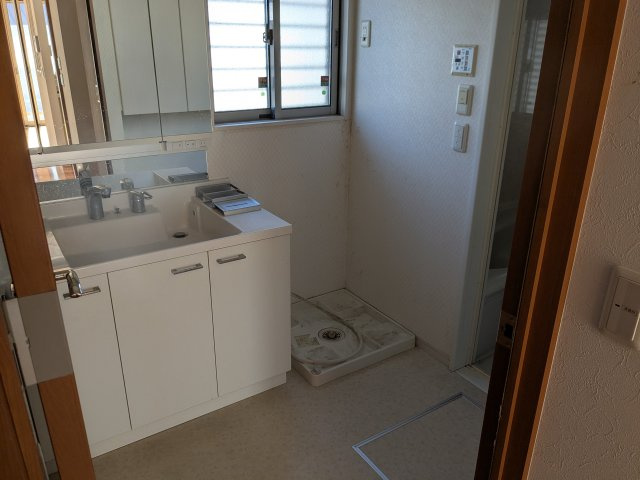 中古戸建　高崎市三ツ寺町の独立洗面台