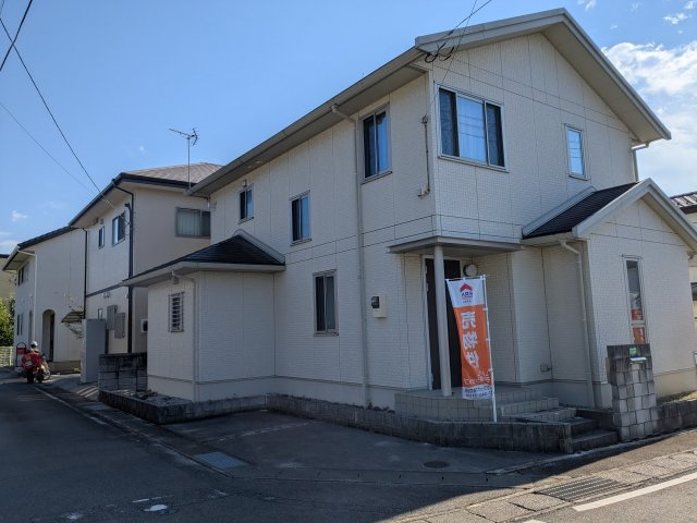 中古戸建　高崎市三ツ寺町の前面道路含む現地写真