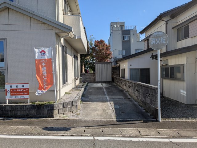 中古戸建　高崎市三ツ寺町の駐車場