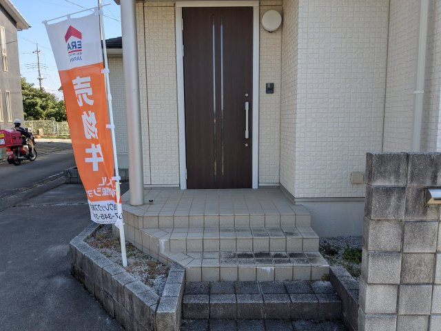 中古戸建　高崎市三ツ寺町の玄関