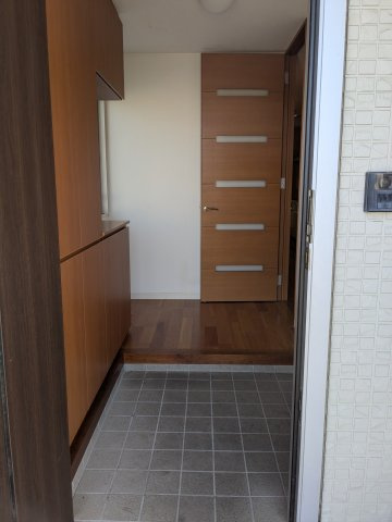 中古戸建　高崎市三ツ寺町の玄関