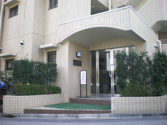 コスモ志木ピュアコートのエントランス|ゆとりのあるエントランスです