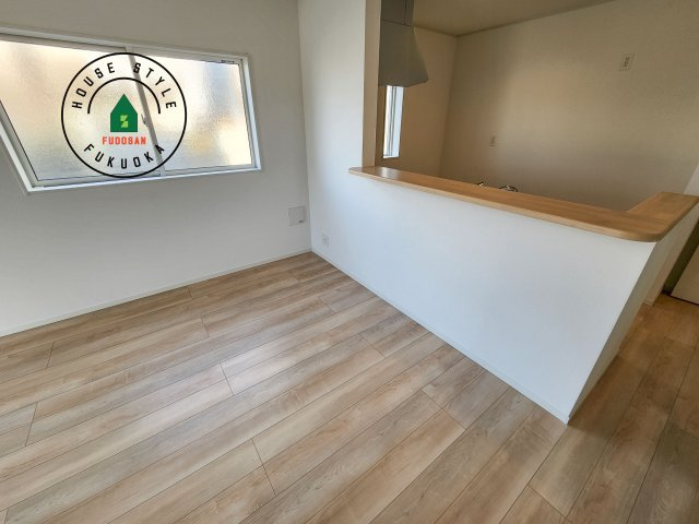 福岡市西区今宿東3丁目第10-6棟(4号棟)の内観：施工例|ダイニングとリビングのメリハリが付けやすい空間設計になっています。