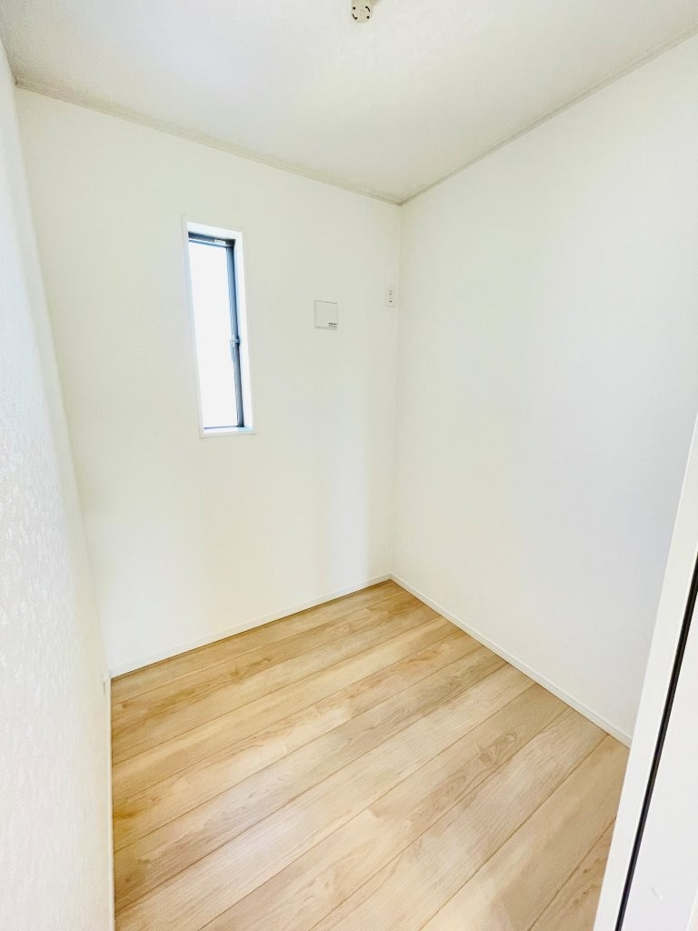 豊田市野見山町第5　新築分譲住宅　全2棟　1号棟の収納|仕事や作業に集中できるテレワークルーム付き。仕事のオン・オフの切り替えがしやすくなります♪