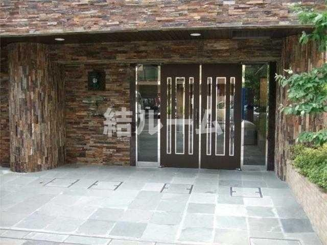 豊島区巣鴨３丁目の賃貸マンションのエントランス