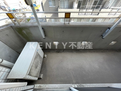 【バルコニー】 | アデッソ大森 | バルコニーからの眺めを楽しみながら食事をしませんか