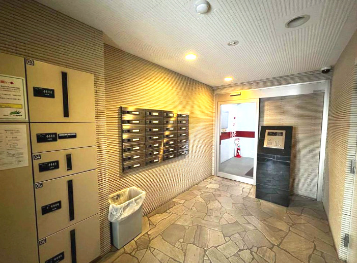 ル・リオン錦糸町エグゼ　3階　角部屋のエントランス