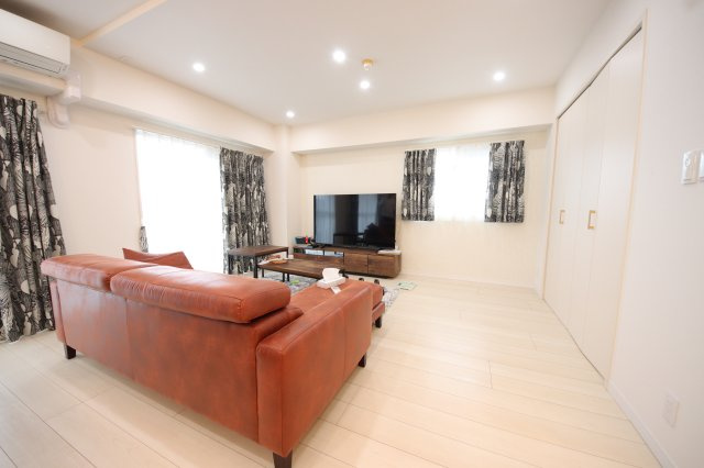 幕張ファミリーハイツ１号棟の居間・リビング