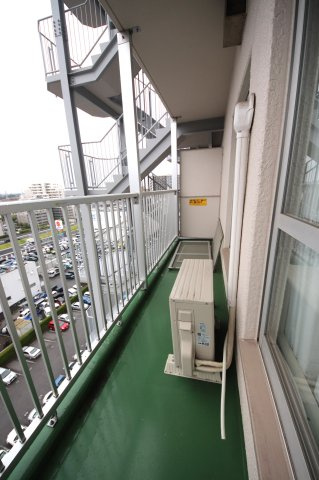 幕張ファミリーハイツ１号棟のバルコニー