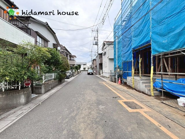 桶川市坂田西1期　新築戸建　クラフトピット01の前面道路含む現地写真