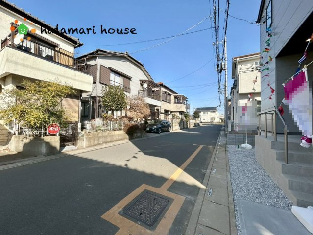 桶川市坂田西1期　新築戸建　クラフトピット01の前面道路含む現地写真