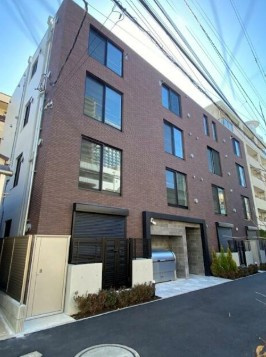 【外観】 | GRAN PASEO西新宿 | 鉄筋コンクリート造のがっちりとした建物。