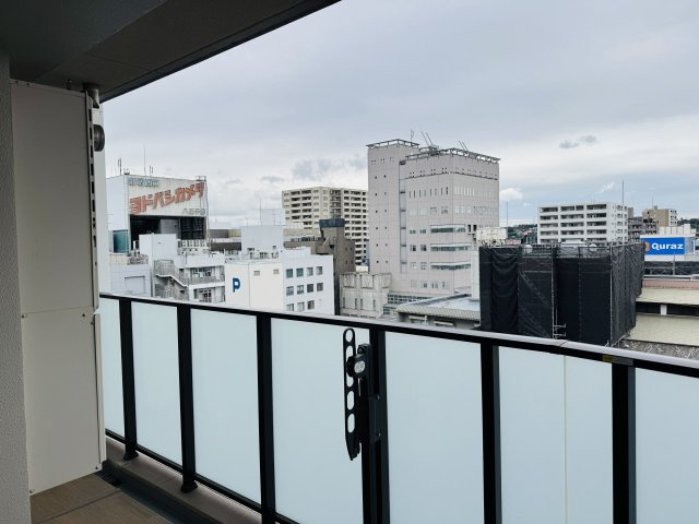 クリオレジダンス八王子ザ・マークスのバルコニー|～リビングから出入り可能なバルコニー～