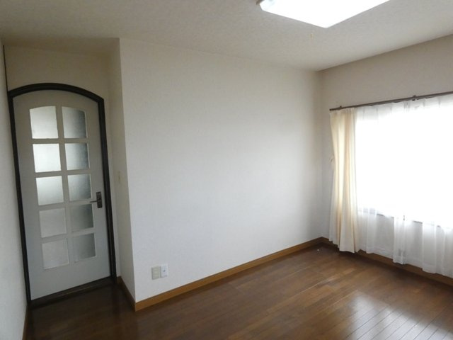 愛国西3-8-1の洋室