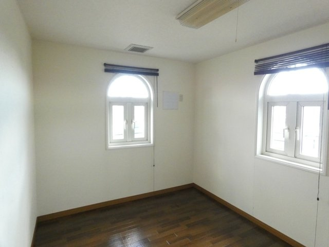 愛国西3-8-1の洋室