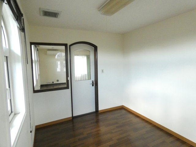 愛国西3-8-1の洋室