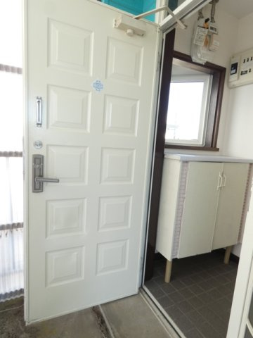 愛国西3-8-1の玄関