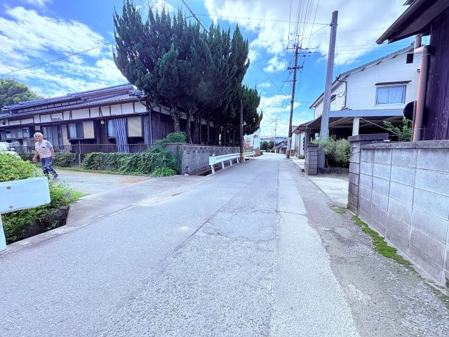 中古戸建)広川町広川の前面道路含む現地写真