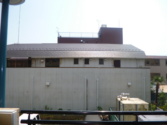 花由館の展望|目の前が駐車場なので２階でも明るいです。