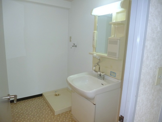 花由館の洗面所|独立洗面台ついてます。