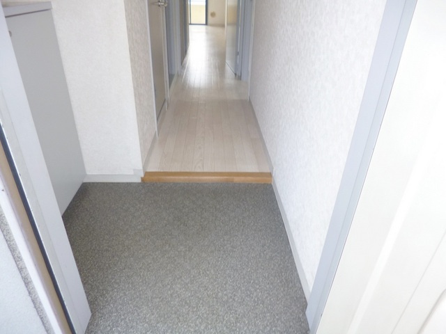 花由館の玄関|玄関から居室が見えないのが嬉しい。