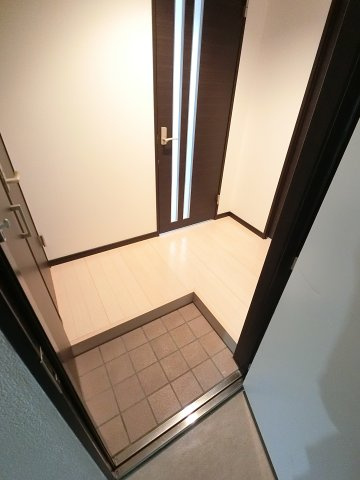 May Azurl  登戸の玄関