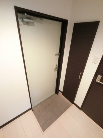 May Azurl  登戸の玄関