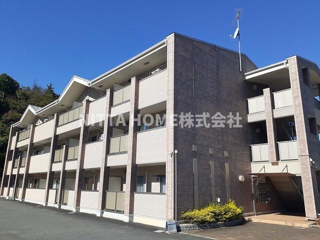 アンジュの外観|鉄骨のマンション★防犯カメラを設置しています◎