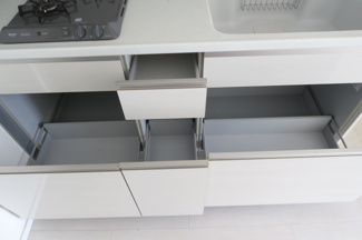 【ロビー】 | キッチン下収納