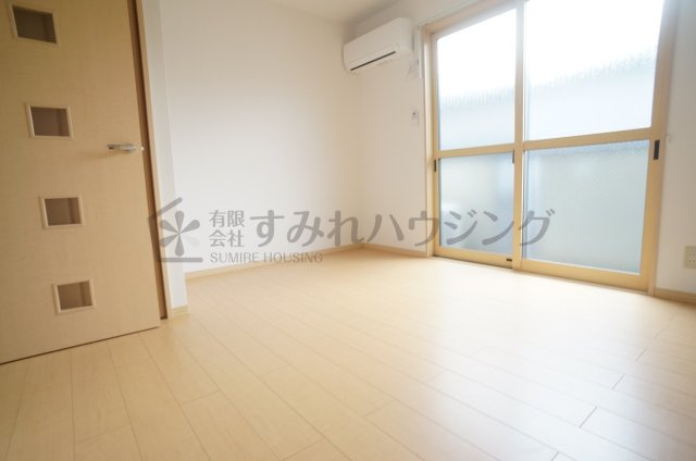 ヴェルドミール栄根の居間・リビング|参考、同建物・同間取りの号室