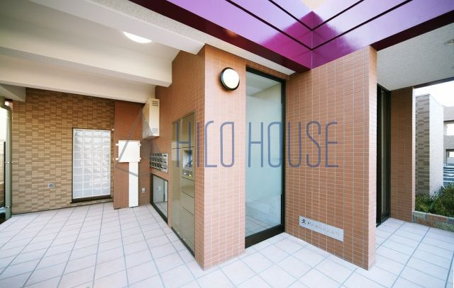 ルネスカトレアコートのエントランス