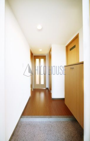 ルネスカトレアコートの玄関