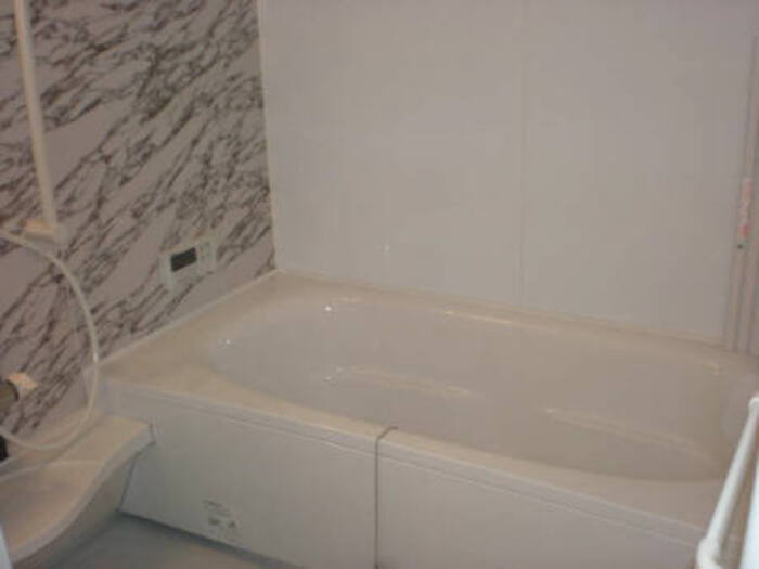 パドレ73の浴室|追い焚き付きのお風呂です♪