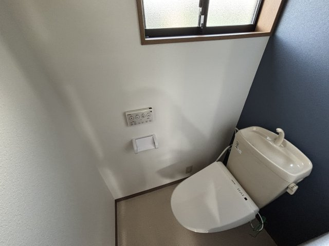 2階のトイレになります。