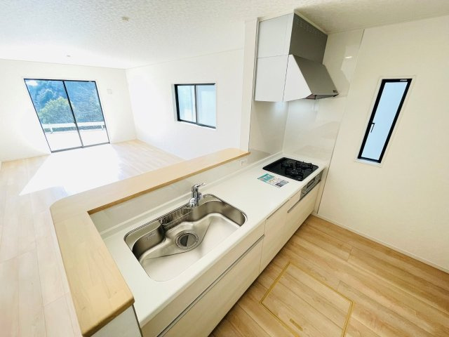 豊田市野見山町第5　新築分譲住宅　全2棟　2号棟のキッチン|浄水器一体型水栓です。