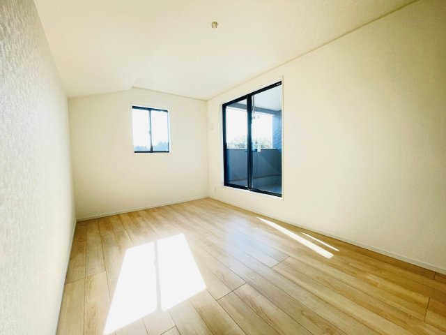 豊田市野見山町第5　新築分譲住宅　全2棟　2号棟の洋室|居室は、収納つきで子ども部屋や寝室など多彩な用途の利用ができます♪
