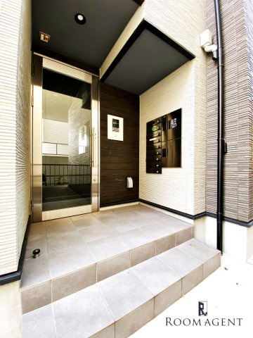 メイクスR高畑のエントランス