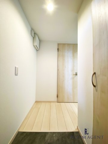 メイクスR高畑の玄関